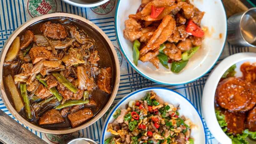 Beijing: Hidden Gems Guided Food Tour with Beer and Tastings - Copper-pot mutton hotpot with craft beer and bell-tower views