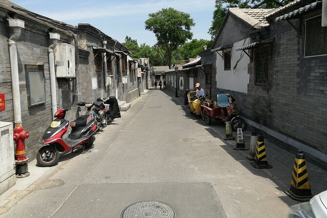 Beijing Hutongs Walking Tour - Guide Roy Li: why the group size actually helps
