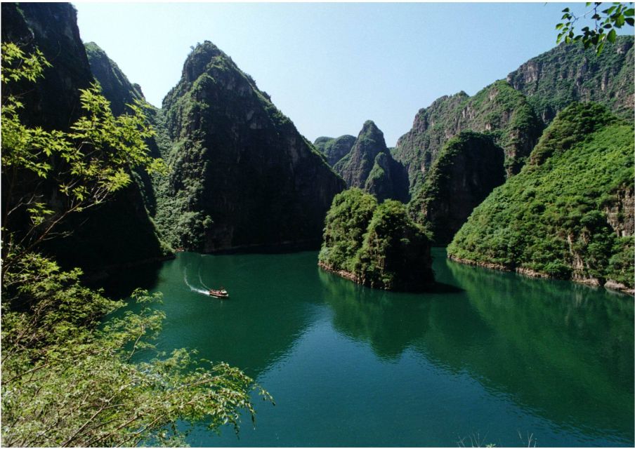 Beijing: Longqing Gorge w/Great Wall or Guyaju Private Tour - Lunch, drive time, and how to keep the day from feeling long