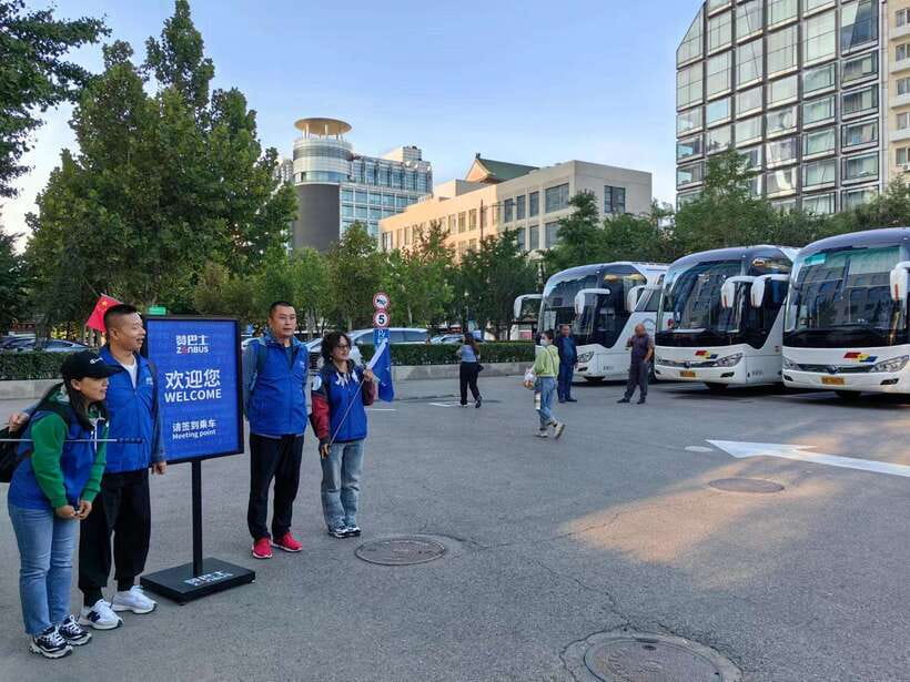 Beijing: Mutianyu Gt Wall Trip, Depart 8-10am Bus w/ Tickets - Getting on the right bus: Dengshikou, Regent Hotel, and a calm start