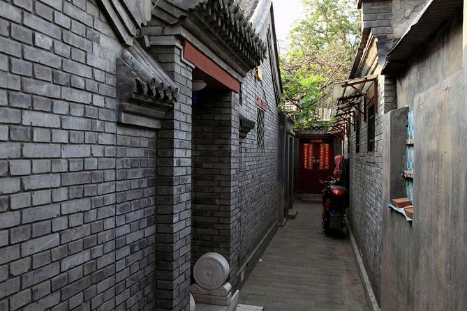 Beijing Old Hutongs Tour by Rickshaw - Guide Quality: Why Names Like Gale and William Matter