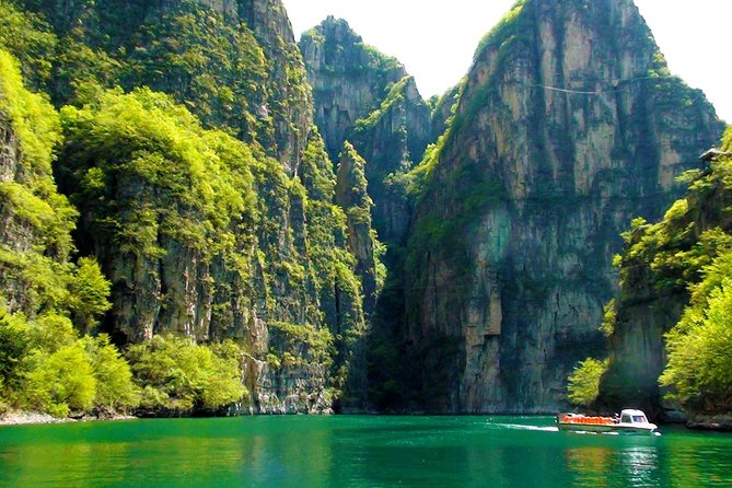 Beijing Private Tour to Badaling Great Wall and Longqing Gorge with Boat Ride - Guides: what you’re really paying for besides transportation