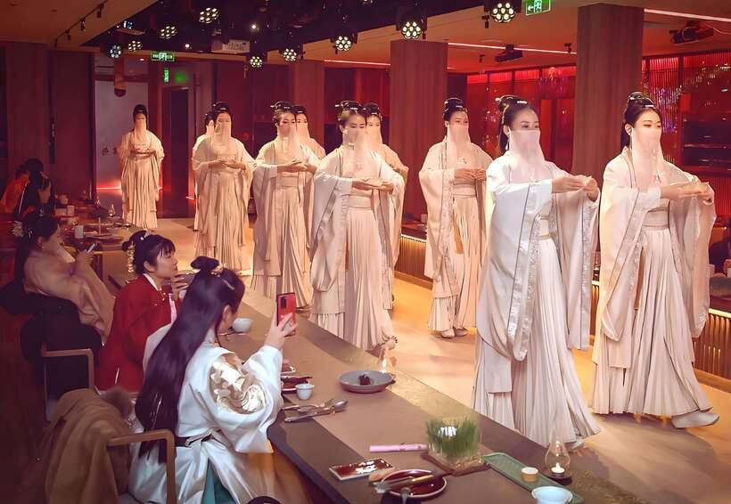 Beijing Royal Dinning Experience with cultural performance - Should You Book This Royal Dining Experience?