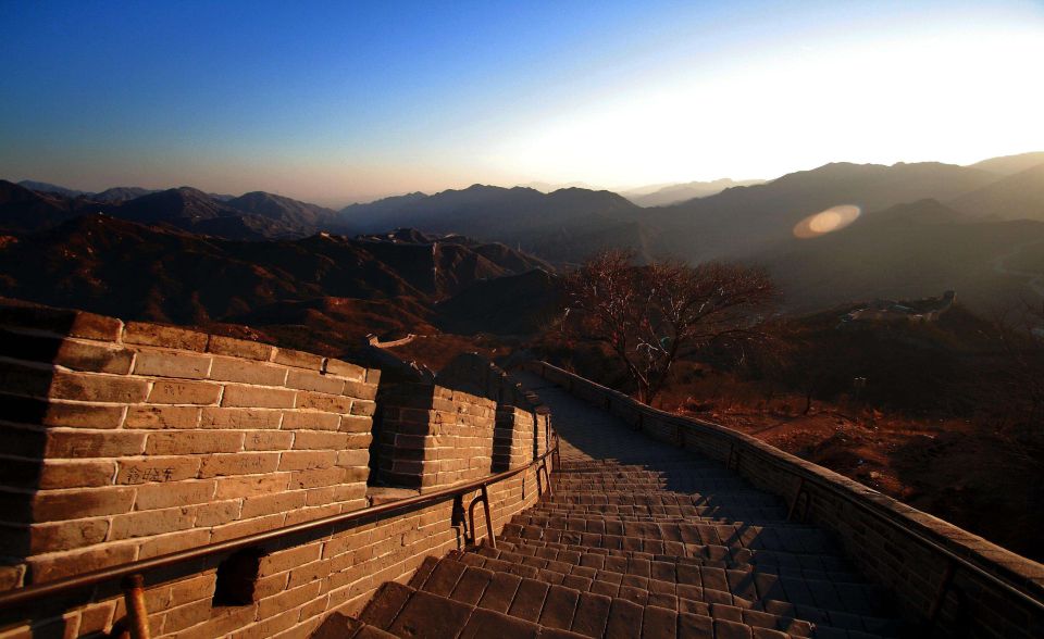 From Beijing: Badaling Great Wall Bus Group Tour - Guide quality in real life: what to watch for