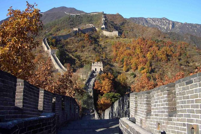 Full-Day Great Wall of Badaling - Guide quality and group dynamics: why it matters on a coach tour