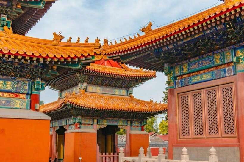 Hutong Walking Tour: Discover Real Beijing without Crowds - Stop 1: Guangji Temple and the Feeling of Daily Prayer