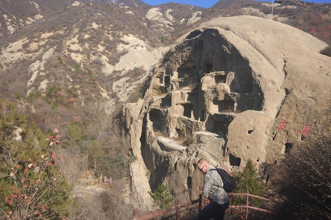 Longqingxia Gorge Cruise and Guyaju Cave Dwellings Private Day Tour - Private guide storytelling (Linda, May, Daisy, Jeffery/Mr Lou, Coco)