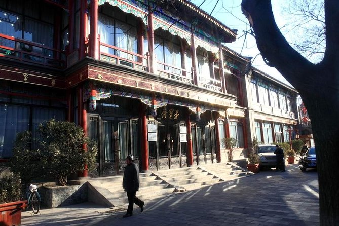Private Beijing Markets Tour with Tea Tasting at Hongqiao Pearl Market - Panjiayuan Flea Market: antiques, reproductions, and what to spot