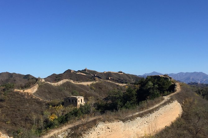 Private Great Wall of Gubeikou Hiking Tour from Beijing - Food, snacks, and bottled water during a late-lunch schedule