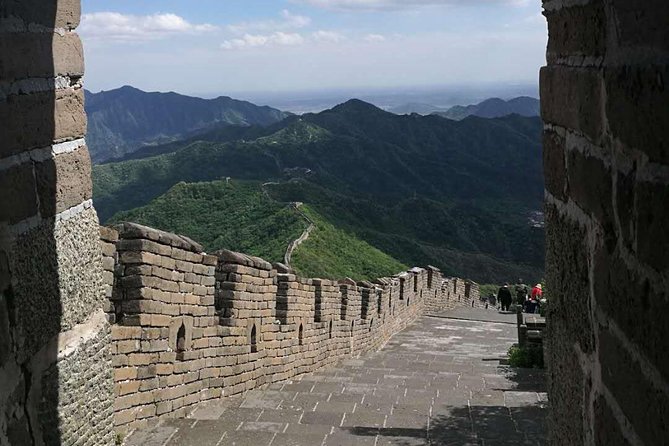 Private Half-Day Mutianyu Great Wall Tour including Round Way Cable Car or Toboggan - Mutianyu Great Wall: A Visitor-Friendly Choice with Real Climbing
