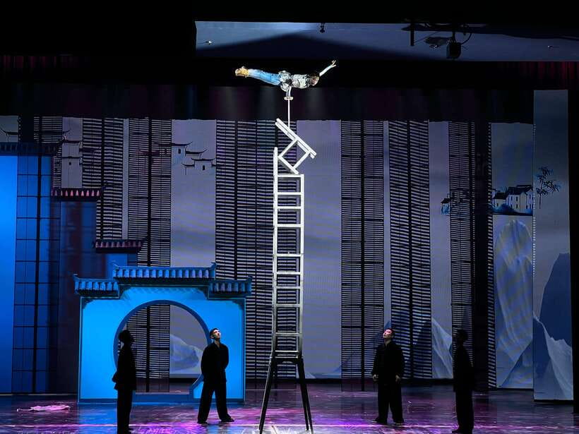 Red Theatre Beijing Acrobatic Show Tickets - Language and Communication: What to Expect From TicketBeijing