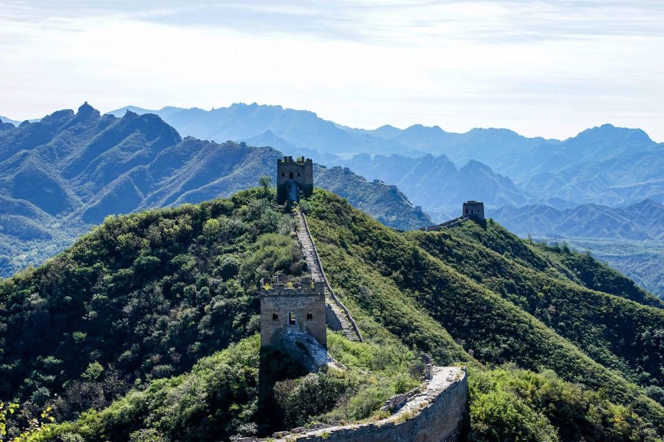 Small-Group Mutianyu Great Wall Tour With lunch And Ticket - Lunch at a Jade or Cloisonné Stop: Cultural Context With a Sales Edge